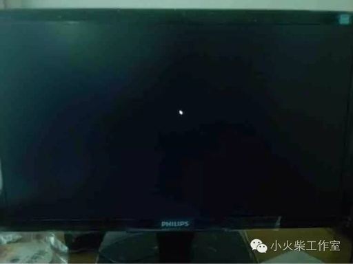 电脑开机后进入系统时显示器黑屏是怎么回事