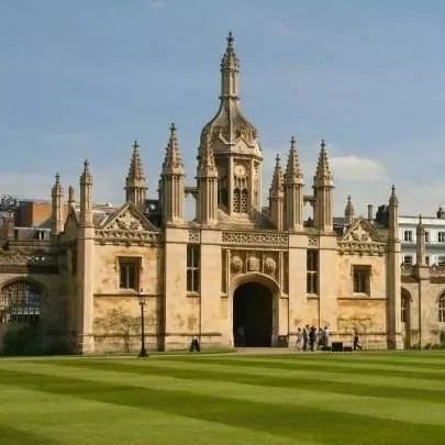 英国排名前十的大学有哪些，英国排名前100的大学
