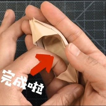 如何叠纸船视频，叠纸船方法的视频